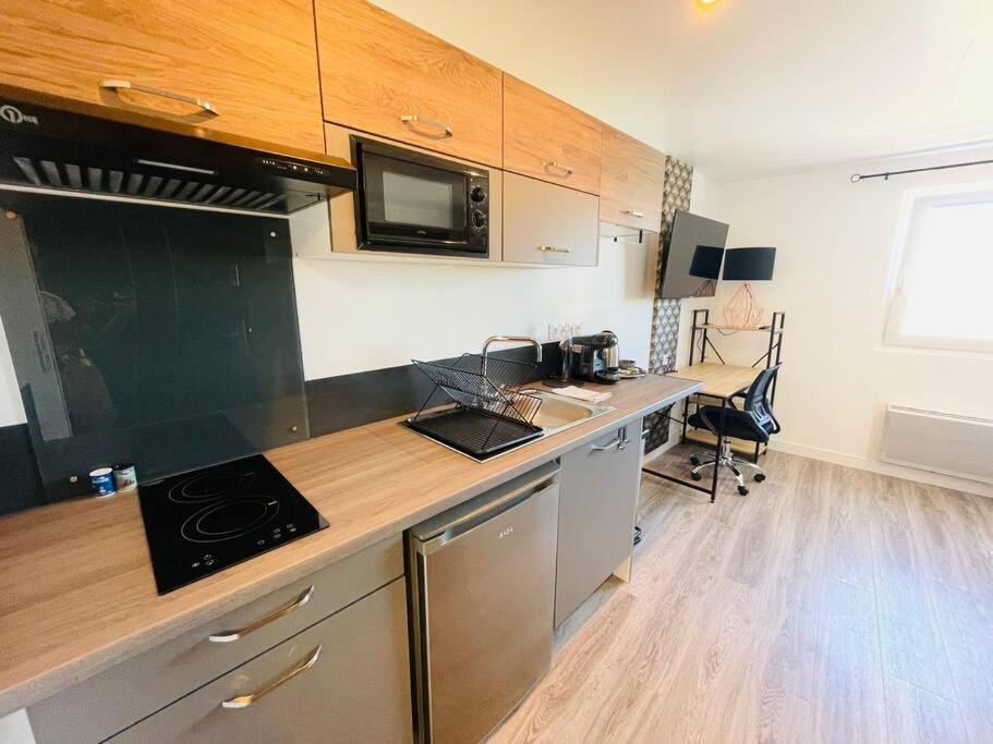 Studio 4 Cosy Et Tout Equipe A La Gare De Лориан Екстериор снимка