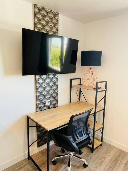 Studio 4 Cosy Et Tout Equipe A La Gare De Лориан Екстериор снимка