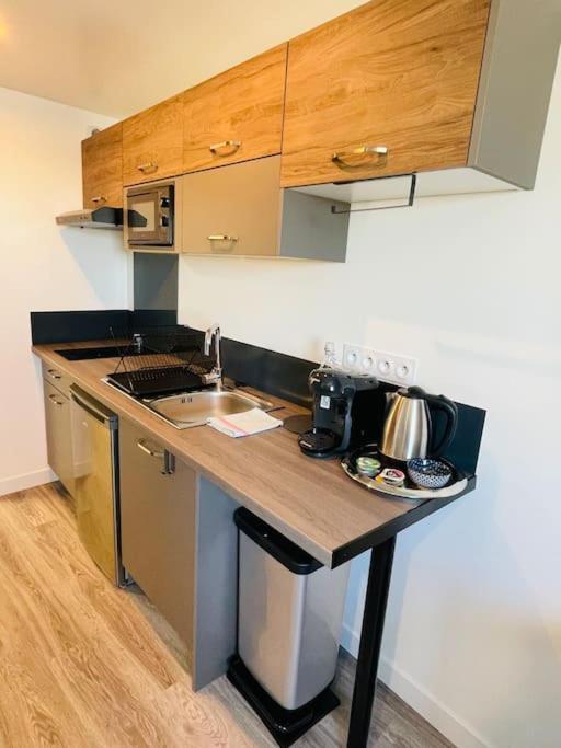 Studio 4 Cosy Et Tout Equipe A La Gare De Лориан Екстериор снимка